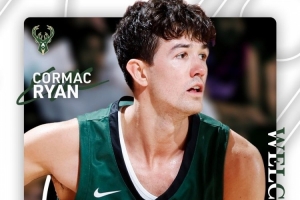 夏联场均11.8分2.4板1.6助！雄鹿官方：与瑞安签Exhibit 10合同